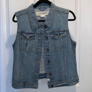 Sleeveless jean jacket size small